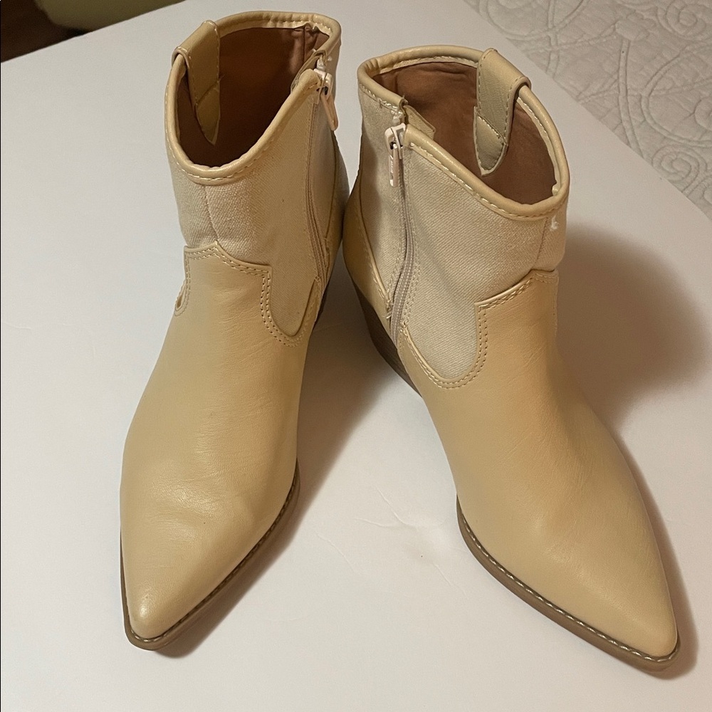 Universal Thread Cream Ankle Boots